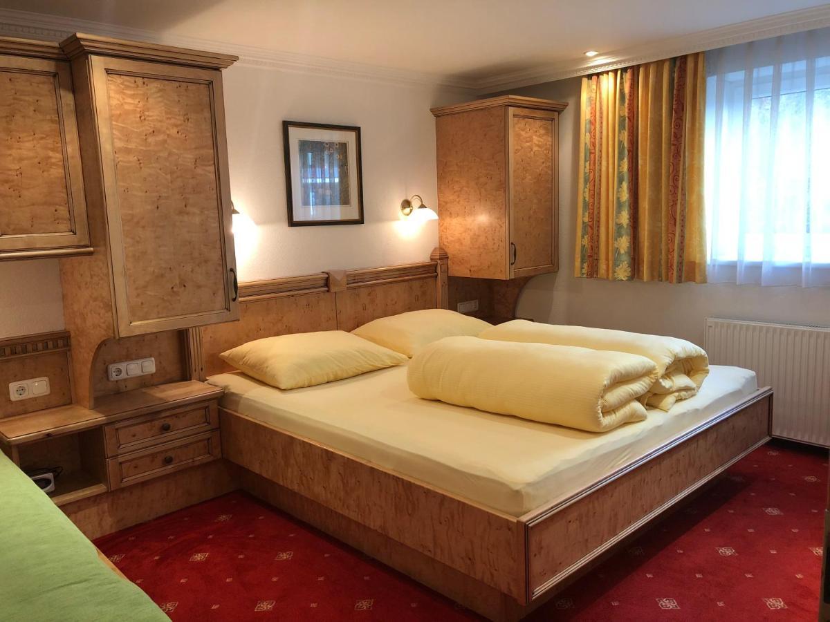 Hotel Garni Central - Zimmer - Studios - Apartments Капл Екстериор снимка