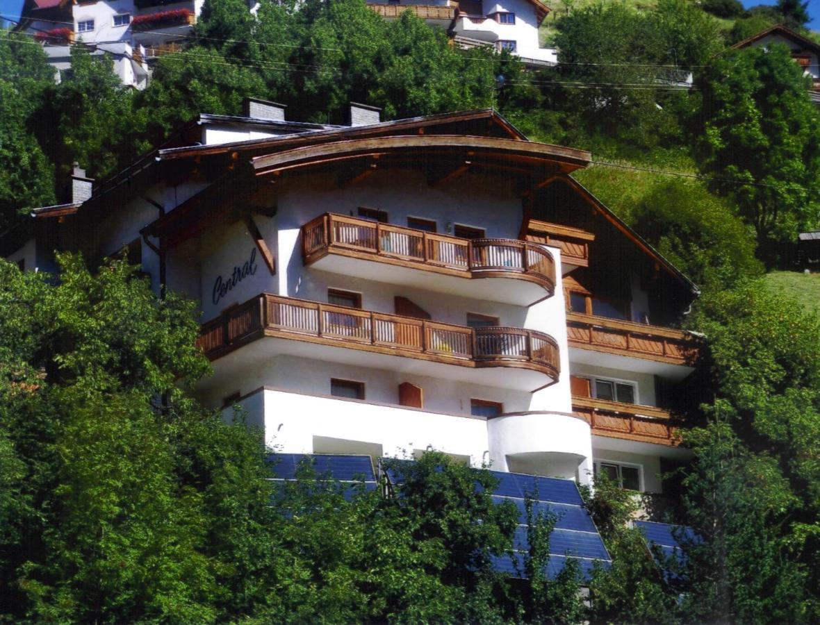Hotel Garni Central - Zimmer - Studios - Apartments Капл Екстериор снимка