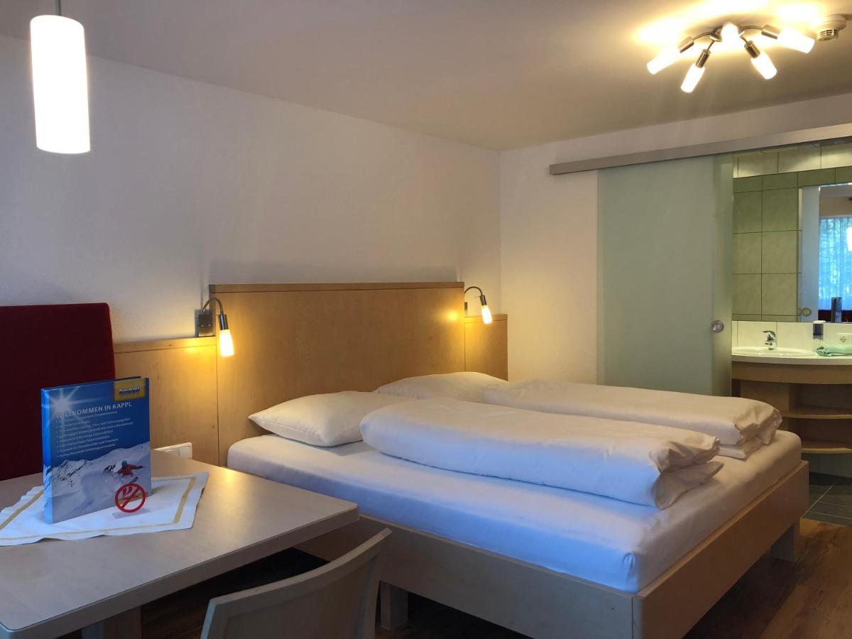 Hotel Garni Central - Zimmer - Studios - Apartments Капл Екстериор снимка
