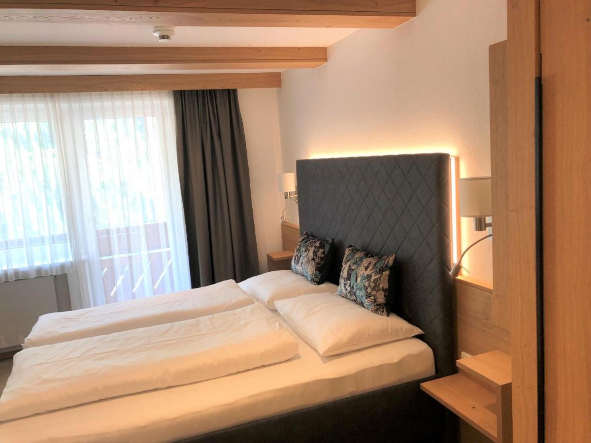 Hotel Garni Central - Zimmer - Studios - Apartments Капл Екстериор снимка
