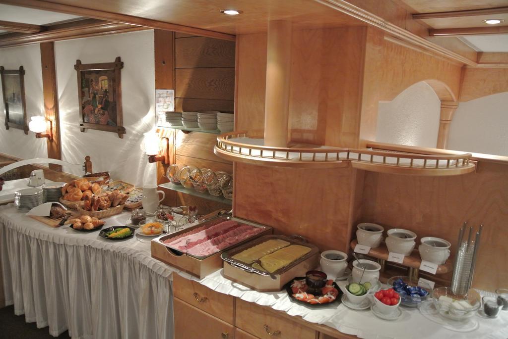 Hotel Garni Central - Zimmer - Studios - Apartments Капл Екстериор снимка
